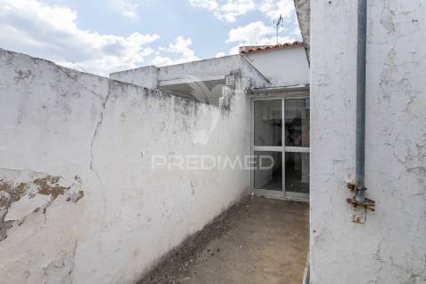 Moradia pronta a habitar - torrão