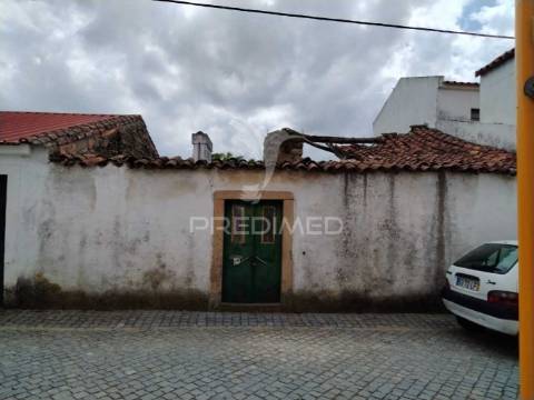 Oportunidade de reconstrução em alagoa – portalegre