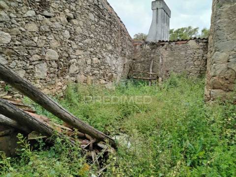 Oportunidade de reconstrução em alagoa – portalegre