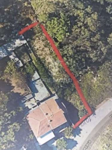 Terreno urbano com projecto aprovado