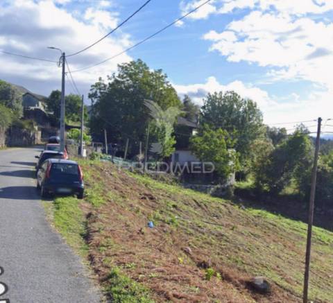 Terreno para construir com projeto aprovado - terras de bouro