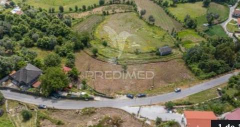 Terreno para construir com projeto aprovado - terras de bouro