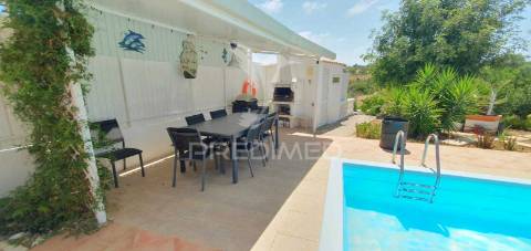 Moradia térrea  v2 em albufeira  3km da praia