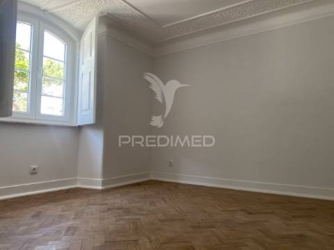 Moradia com terraço e garagem em santiago do cacém