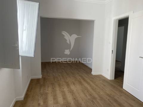 Moradia com terraço e garagem em santiago do cacém