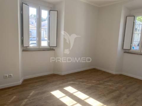 Moradia com terraço e garagem em santiago do cacém