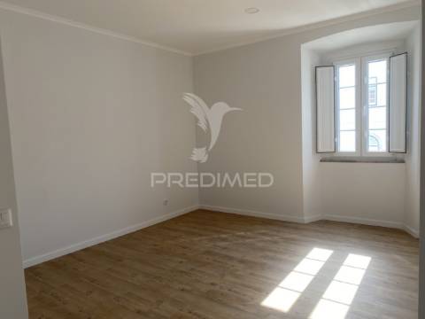 Moradia com terraço e garagem em santiago do cacém