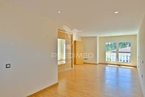 Moradia t7 com garagem