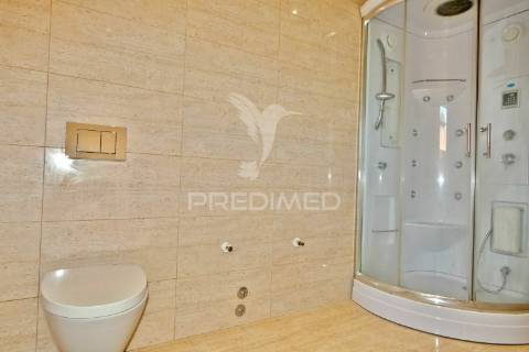 Moradia t7 com garagem