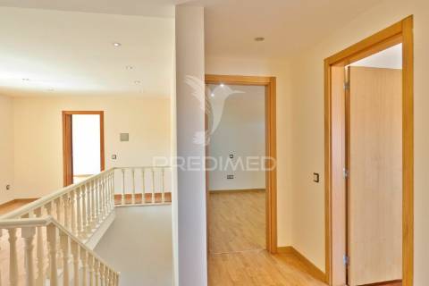 Moradia t7 com garagem