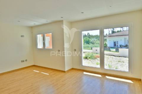 Moradia t7 com garagem