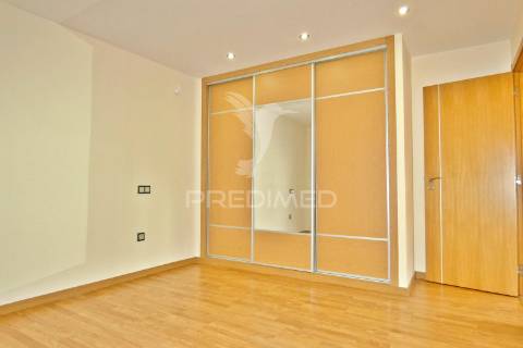 Moradia t7 com garagem