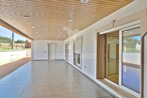 Moradia t7 com garagem