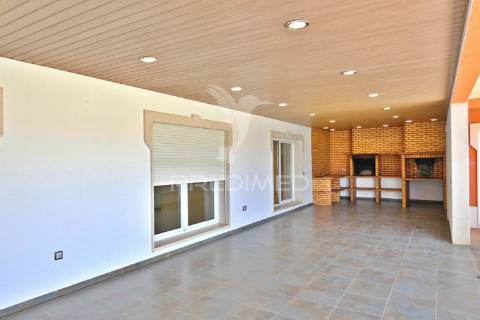 Moradia t7 com garagem