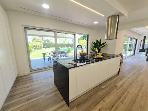 Moradia exclusiva t4 na prestigiada herdade da aroeira