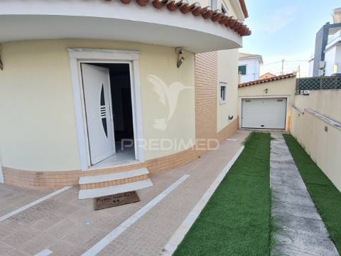 Moradia exclusiva t4 na prestigiada herdade da aroeira