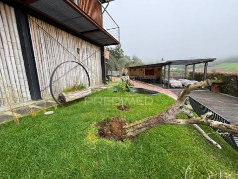 Moradia nova com piscina em zona tranquila – angra do heroísmo