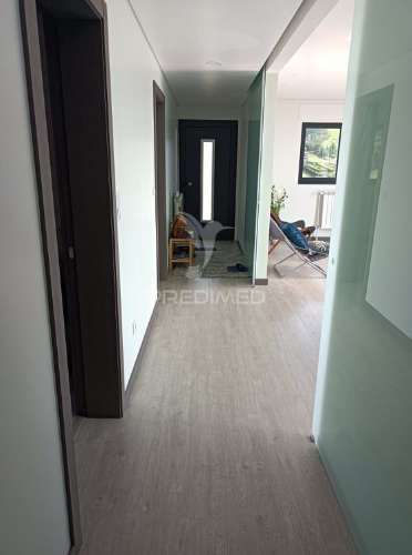 Moradia nova com piscina em zona tranquila – angra do heroísmo