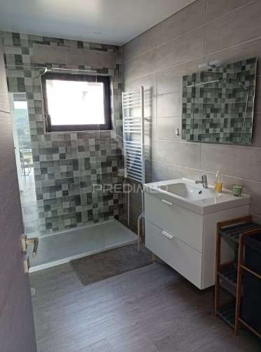 Moradia nova com piscina em zona tranquila – angra do heroísmo