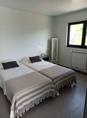 Moradia nova com piscina em zona tranquila – angra do heroísmo