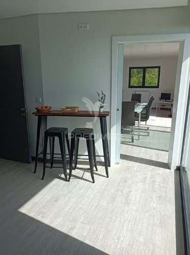 Moradia nova com piscina em zona tranquila – angra do heroísmo