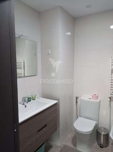 Moradia nova com piscina em zona tranquila – angra do heroísmo