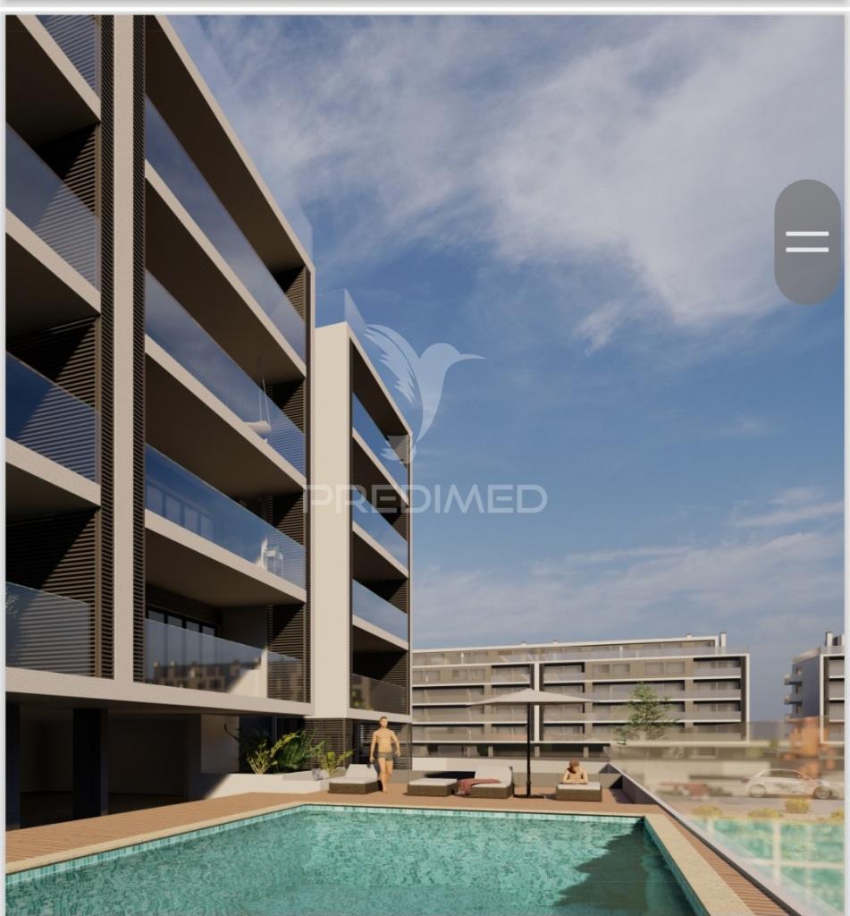 T4 de luxo novo no montijo – garagem dupla, piscina e ginásio
