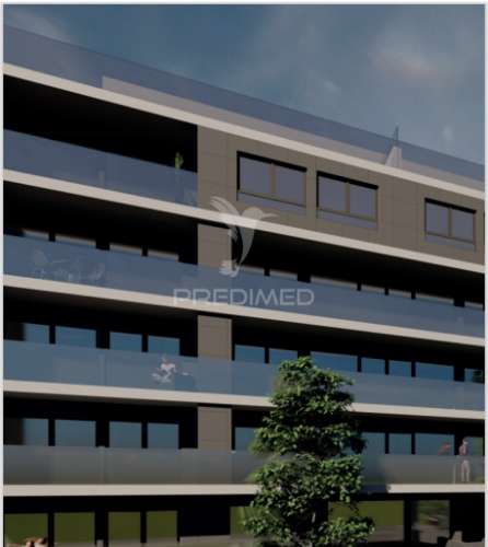 T4 de luxo novo no montijo – garagem dupla, piscina e ginásio