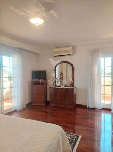 Acolhedora moradia no coração de vilamoura