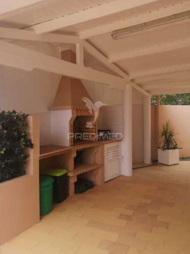 Acolhedora moradia no coração de vilamoura