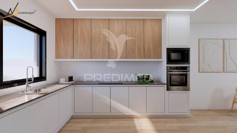 Moradia banda t2 + 1 com logradouro e terraço