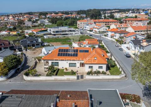 Moradia t5 em miramar - vila nova de gaia