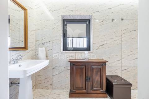 Moradia t5 em miramar - vila nova de gaia