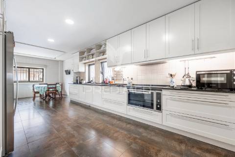 Moradia t5 em miramar - vila nova de gaia