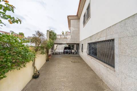 Moradia t5 em miramar - vila nova de gaia