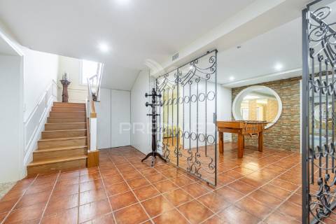 Moradia t5 em miramar - vila nova de gaia