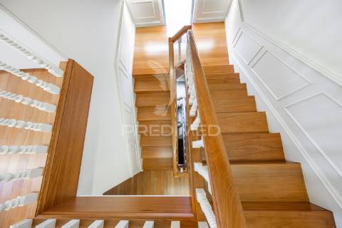 Moradia t5 em miramar - vila nova de gaia