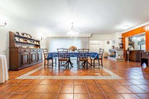 Moradia t5 em miramar - vila nova de gaia