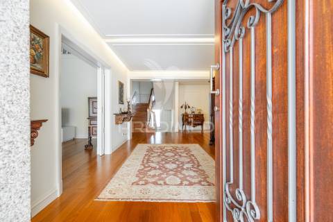 Moradia t5 em miramar - vila nova de gaia