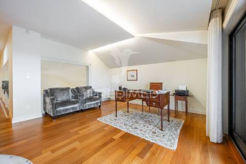 Moradia t5 em miramar - vila nova de gaia