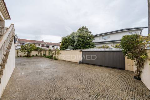 Moradia t5 em miramar - vila nova de gaia