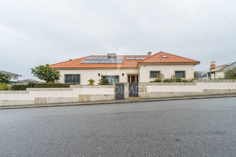 Moradia t5 em miramar - vila nova de gaia