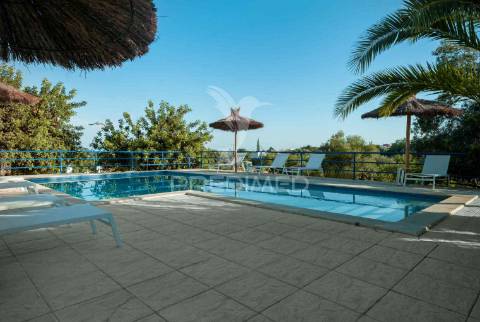 Quinta de luxo exclusiva na fuseta, algarve: refúgio com vista ria formosa e potencial de investimento