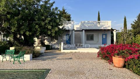 Quinta de luxo exclusiva na fuseta, algarve: refúgio com vista ria formosa e potencial de investimento