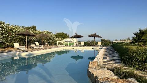 Quinta de luxo exclusiva na fuseta, algarve: refúgio com vista ria formosa e potencial de investimento