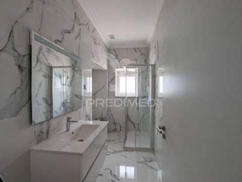 Apartamento t3 em edifício pombalino, frente rio, 195m2