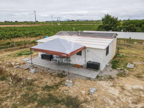 Terreno rústico com casa móvel equipada – habitação imediata