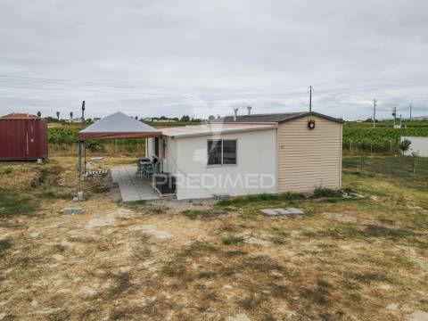 Terreno rústico com casa móvel equipada – habitação imediata