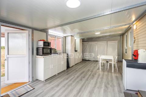 Terreno rústico com casa móvel equipada – habitação imediata