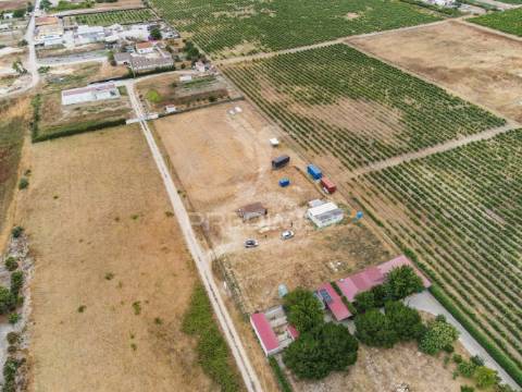 Terreno rústico com casa móvel equipada – habitação imediata